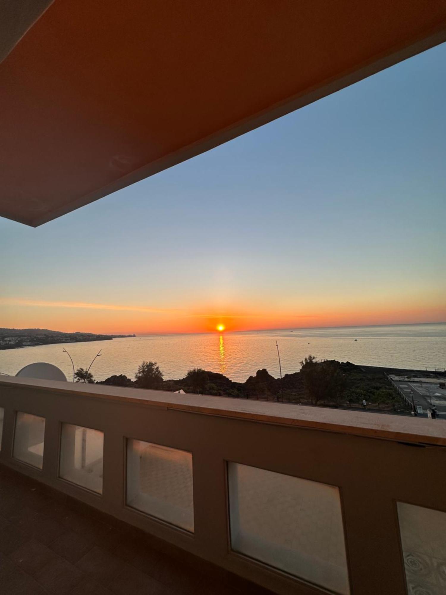 Perla Marina Sea View Apartment Aeroporto di Catania Fontana Rossa Esterno foto